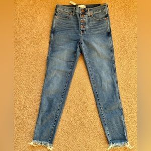 Madewell 10” High-Rise Skinny with Frayed hem